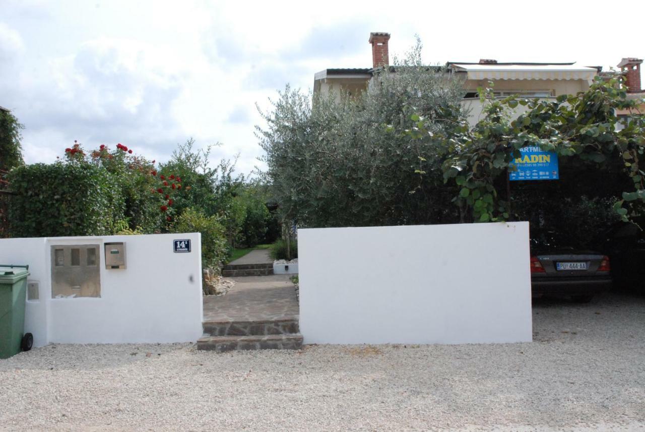 Apartmani Radin Rosini Exterior foto